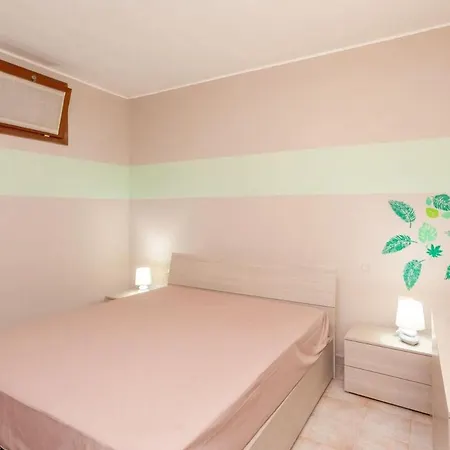 Nyaraló Iris San Teodoro